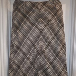 Jones Wear long plaid skirt